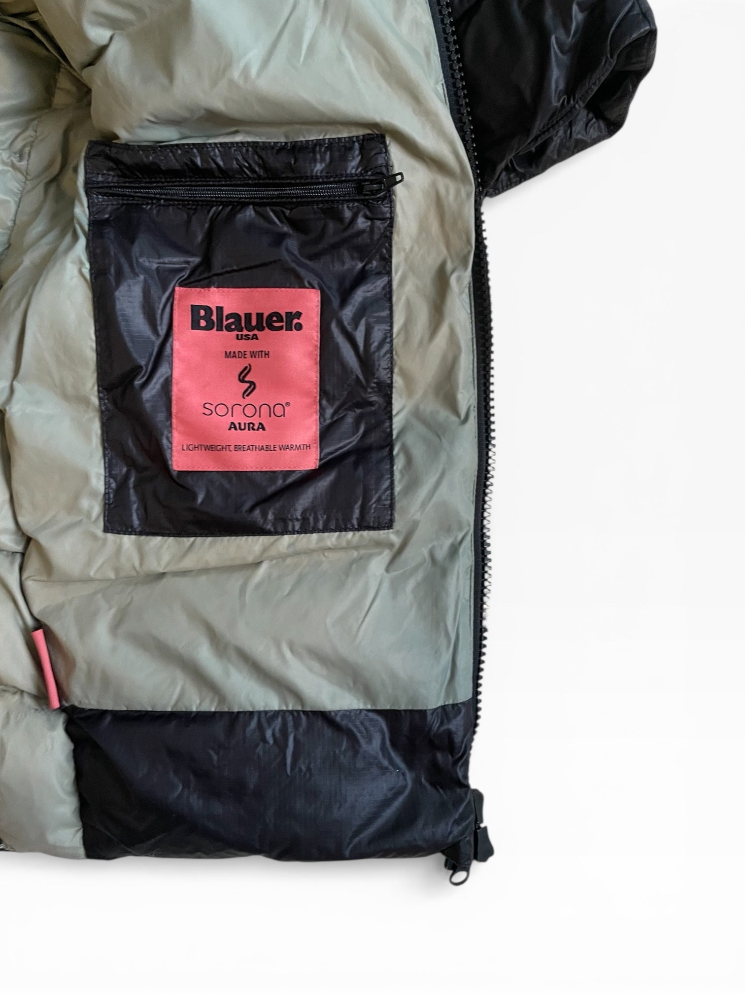 Blauer Puffer
