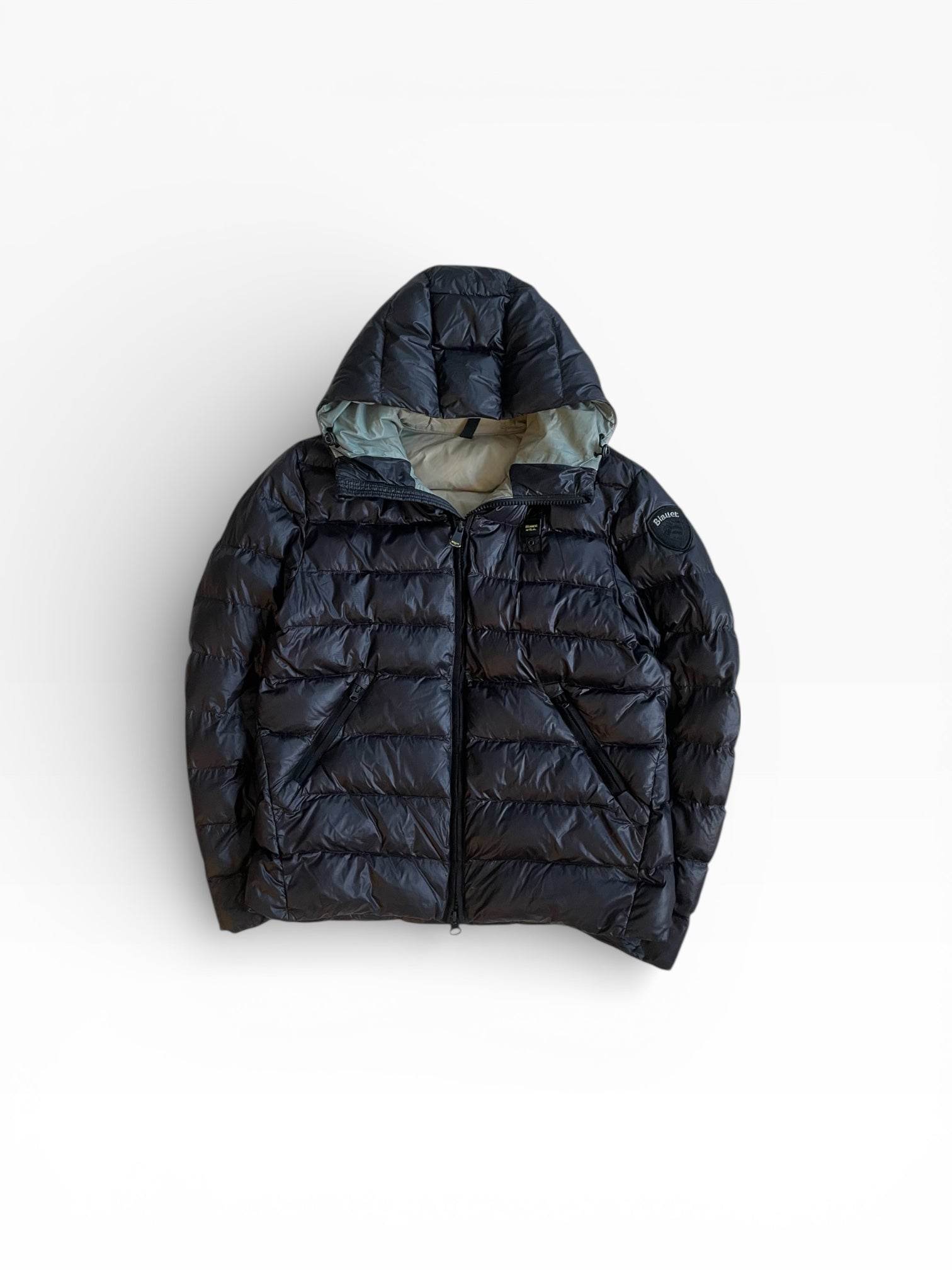 Blauer Puffer