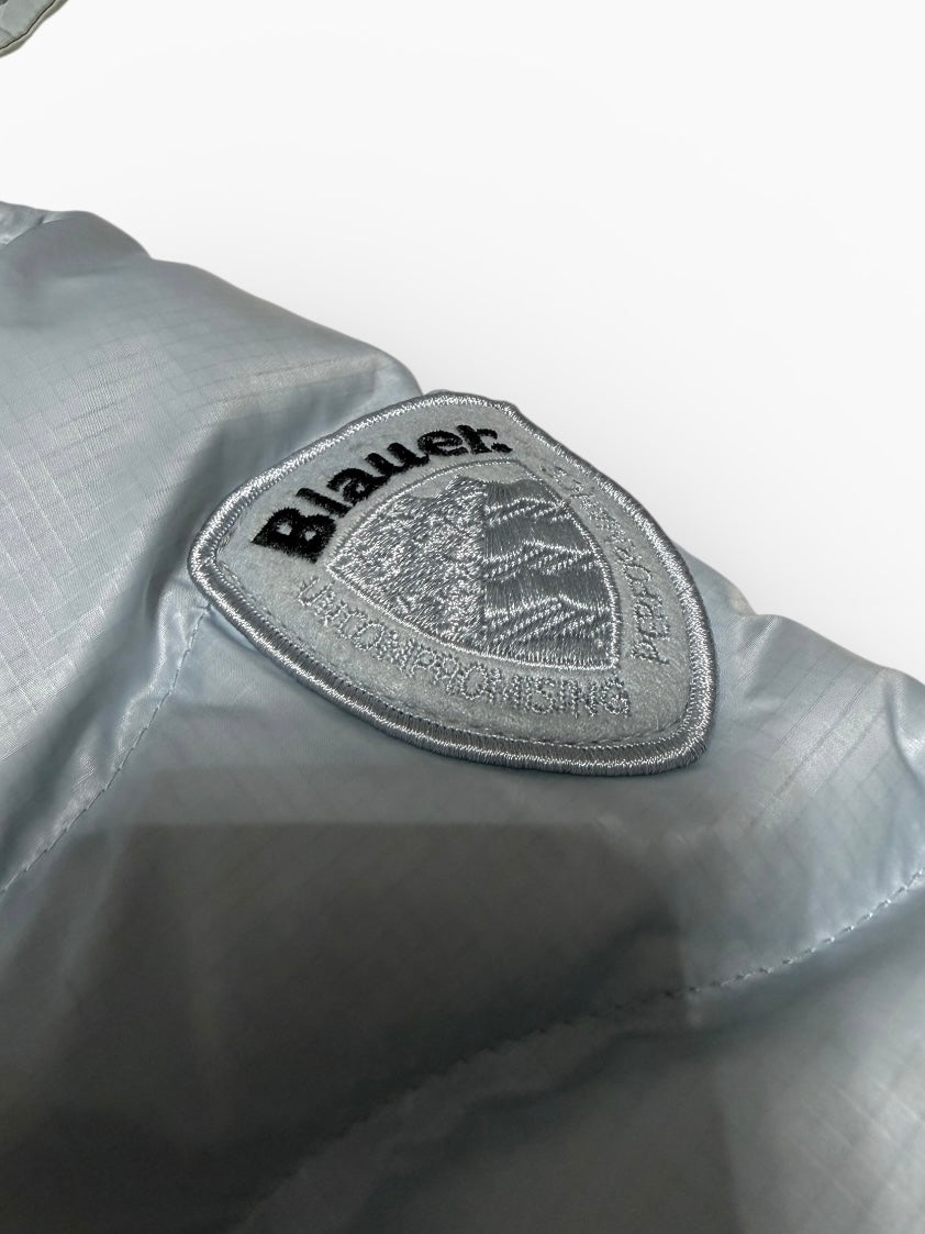 Blauer Pufferjacke Hellblau