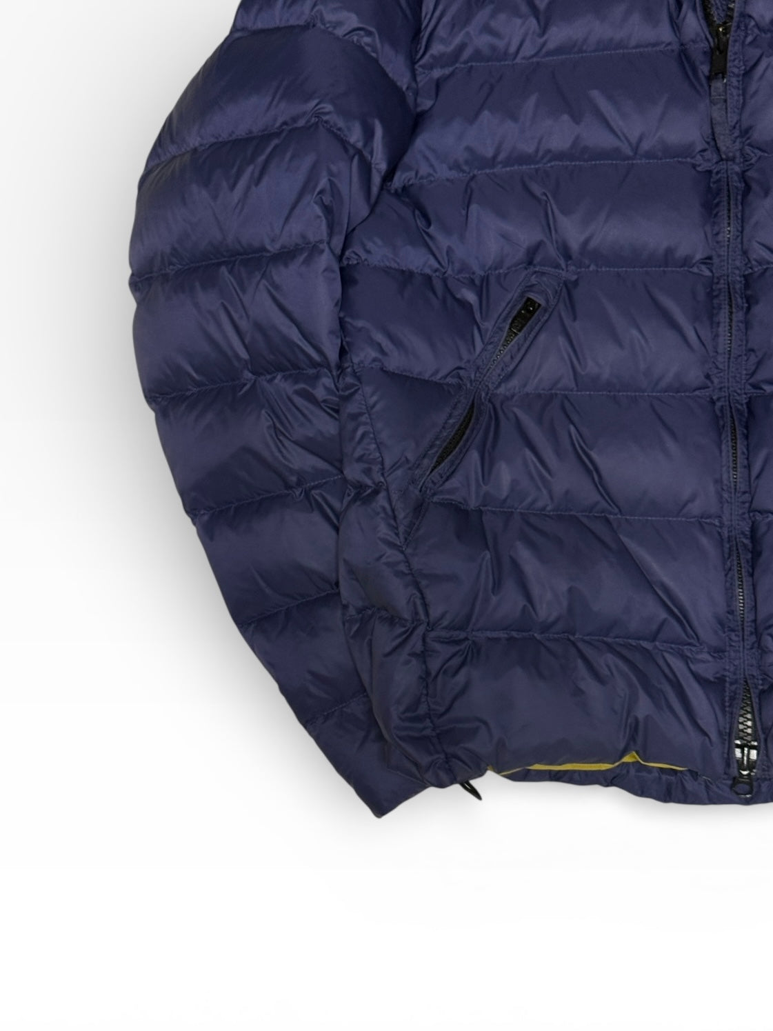 Blauer Pufferjacke