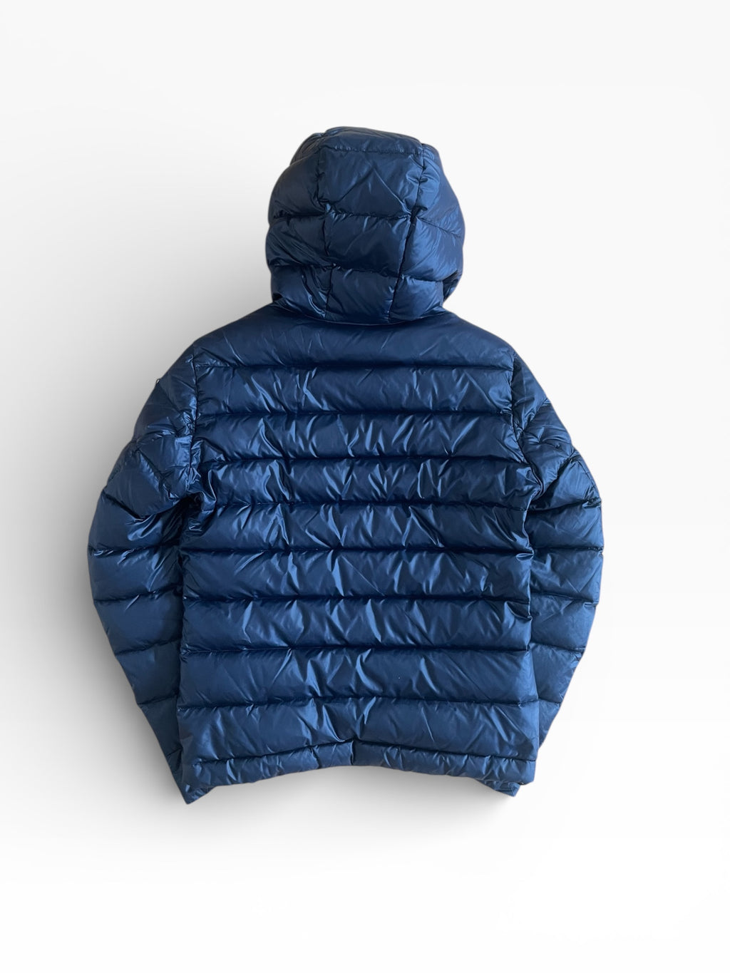 Blauer Pufferjacke